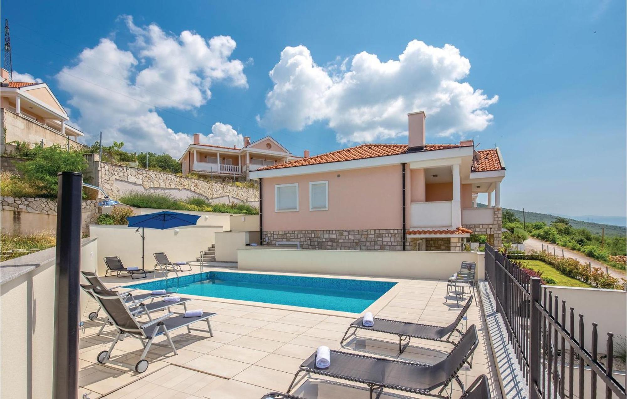 Cozy Apartment In Crikvenica With House Sea View Экстерьер фото